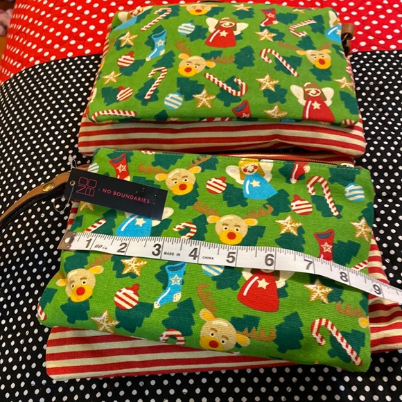 Set of two! Super cute canvas Holiday themed bags. I am offering two set… - Picture 7 of 8